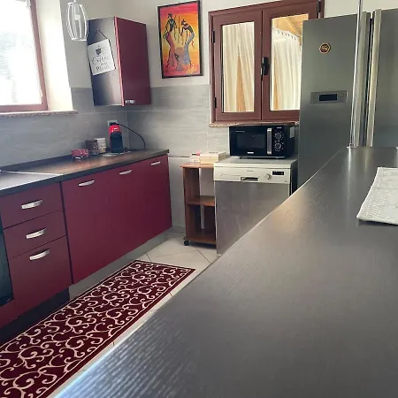 Ranch, Piscina Privata E Parcheggio Gratuito Διαμέρισμα